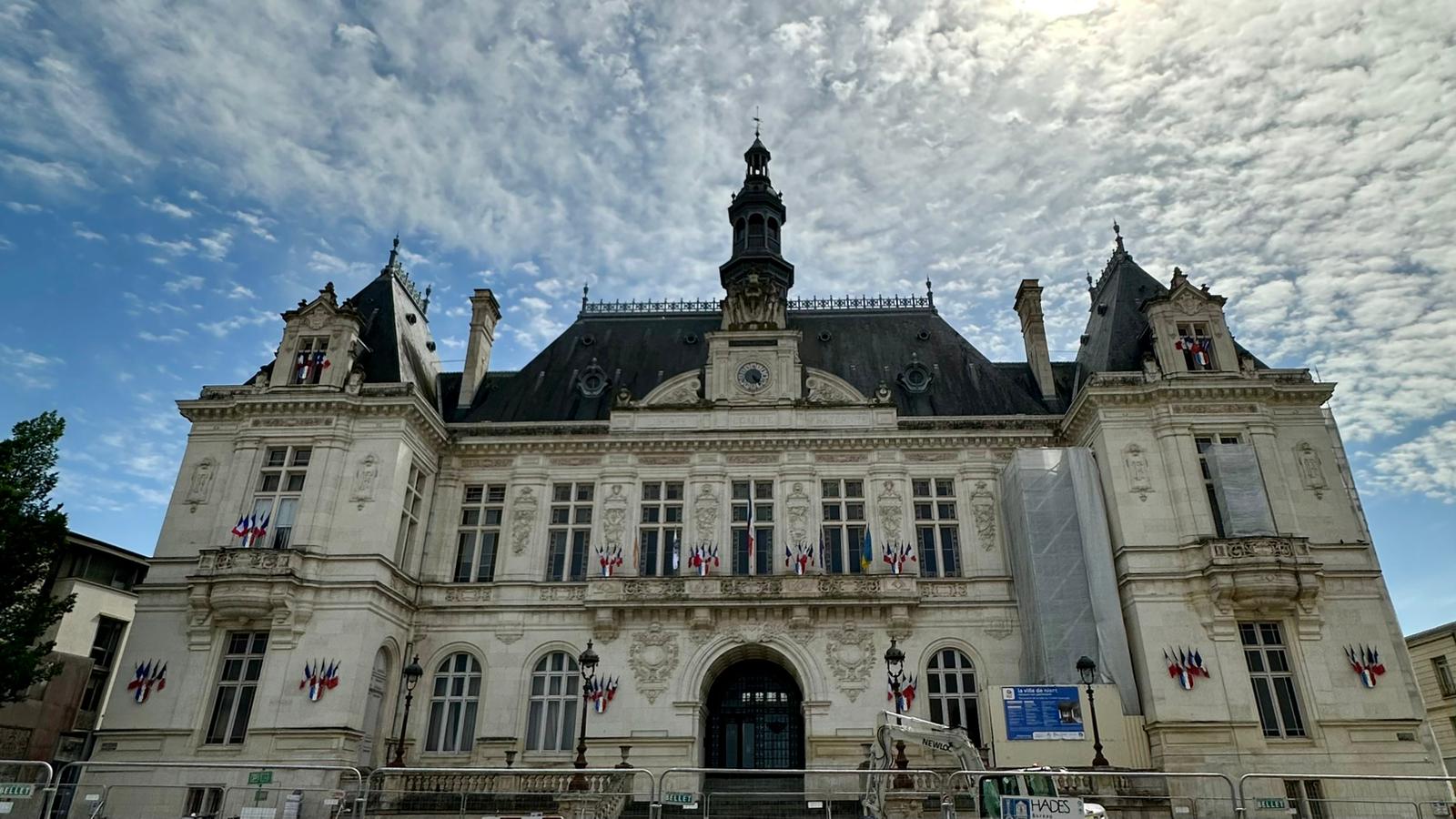 La secrétaire d'État chargée de la Ville en visite à Niort