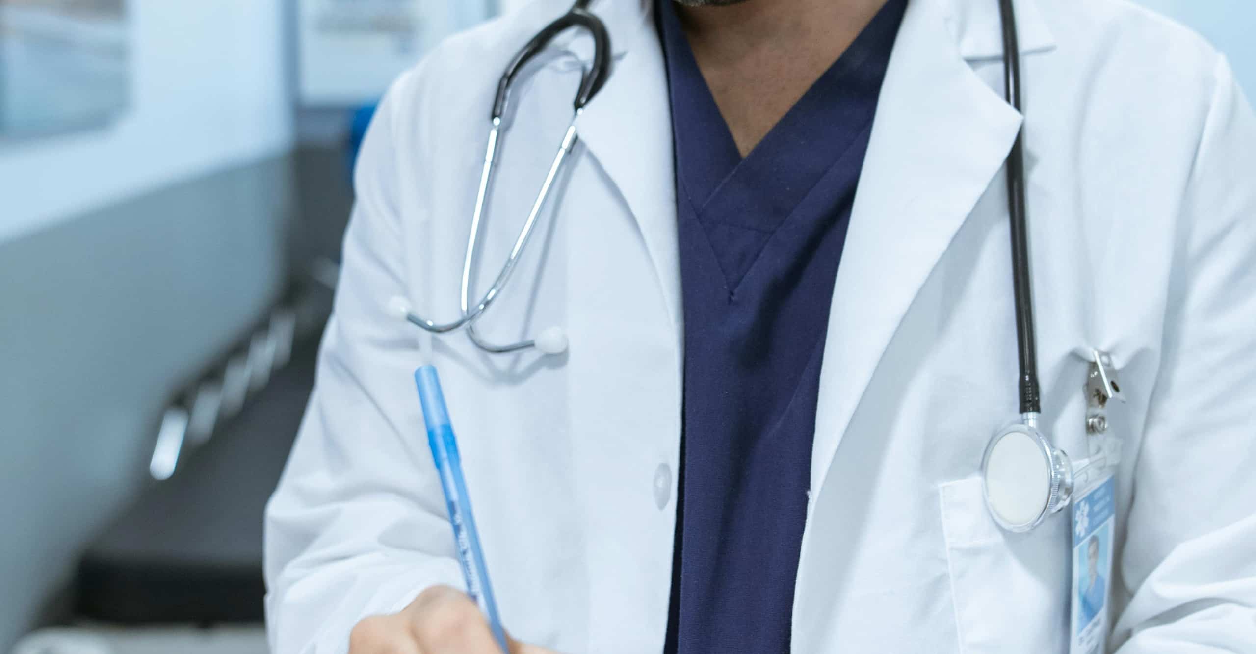 Accès aux soins en Deux-Sèvres spécialité par spécialité